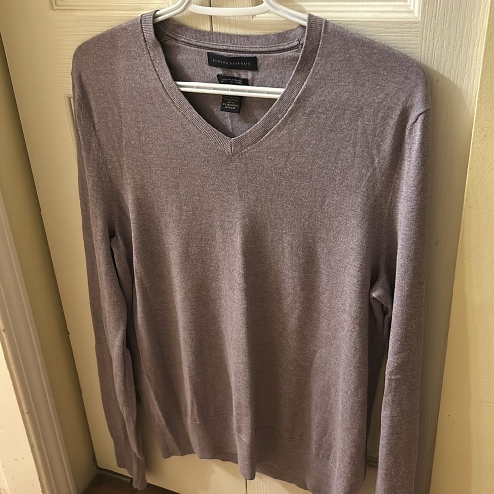 Banana Republic classic V-Neck Sweater in Taupe.  Delicate knit high quality.